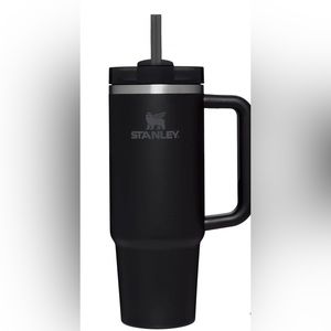 NWT Stanley 30oz Quencher H2.0 FlowState Tumbler with Handle Black